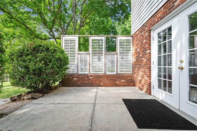 26 Robinhood Circle, Winston-salem, NC 27106