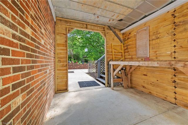 26 Robinhood Circle, Winston-salem, NC 27106