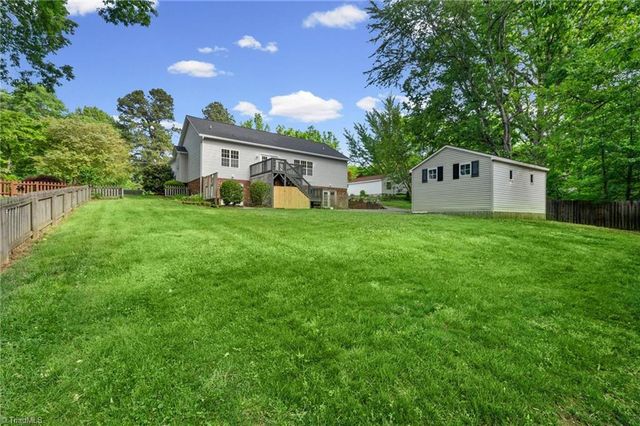 26 Robinhood Circle, Winston-salem, NC 27106