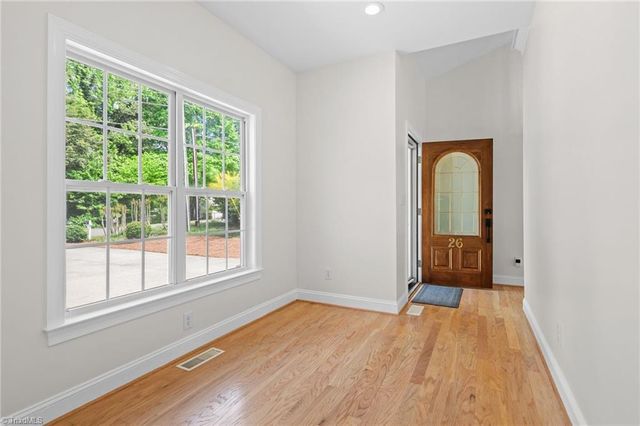 26 Robinhood Circle, Winston-salem, NC 27106