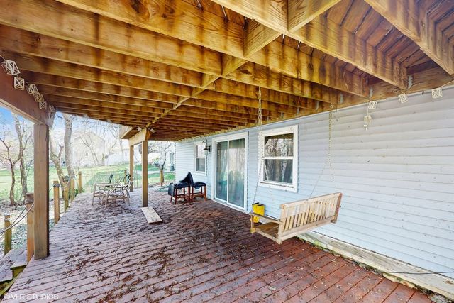 104 Channel Drive, Port Barrington, IL 60010