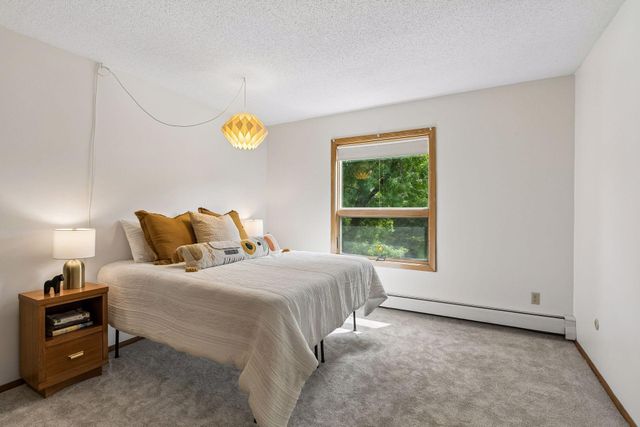2220 Midland Grove Road 311, Roseville, MN 55113