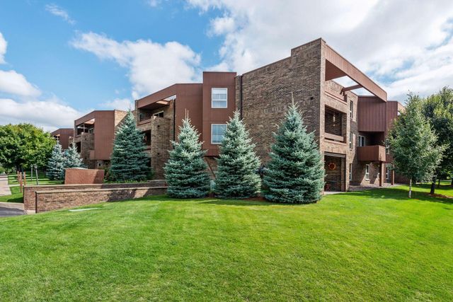 2220 Midland Grove Road 311, Roseville, MN 55113