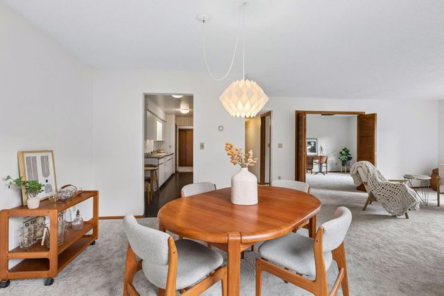2220 Midland Grove Road 311, Roseville, MN 55113