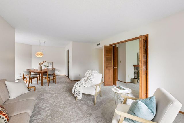 2220 Midland Grove Road 311, Roseville, MN 55113