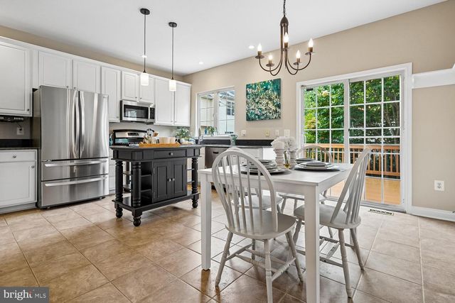 103 MEADOWS LN, Alexandria, VA 22304