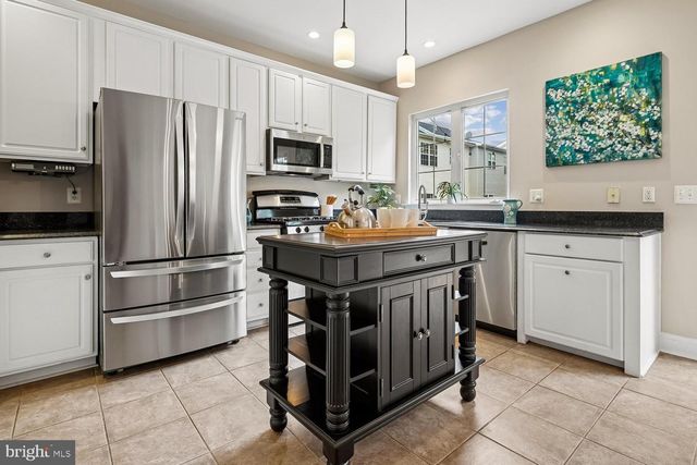 103 MEADOWS LN, Alexandria, VA 22304