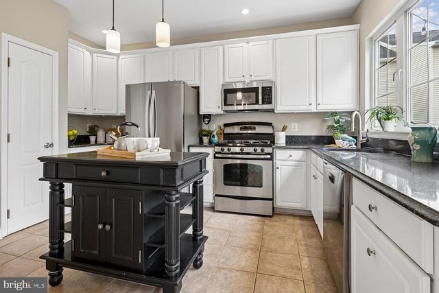 103 MEADOWS LN, Alexandria, VA 22304