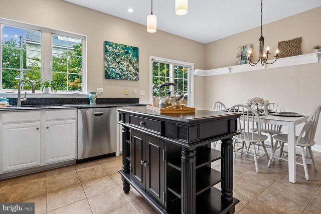 103 MEADOWS LN, Alexandria, VA 22304