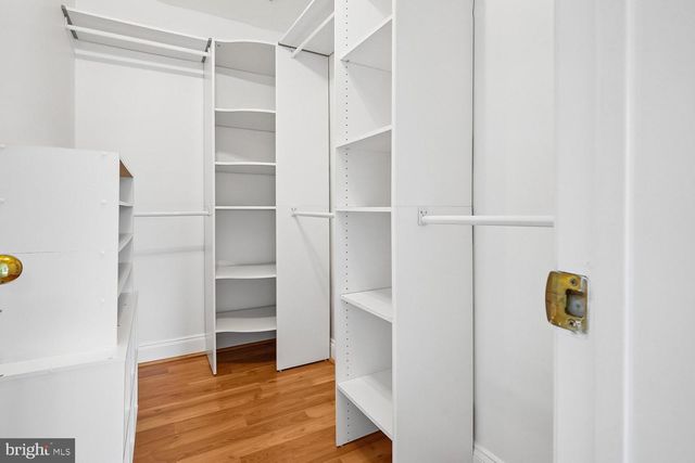 103 MEADOWS LN, Alexandria, VA 22304