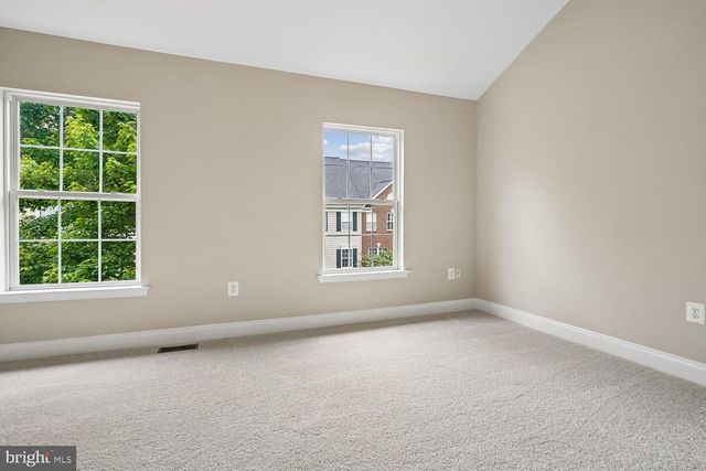 103 MEADOWS LN, Alexandria, VA 22304