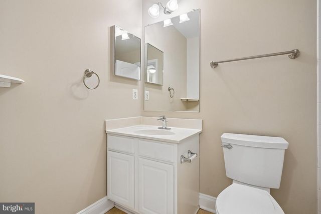 103 MEADOWS LN, Alexandria, VA 22304