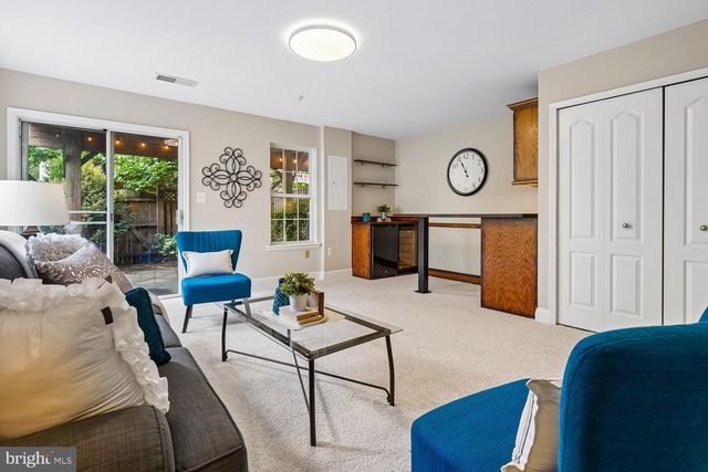 103 MEADOWS LN, Alexandria, VA 22304