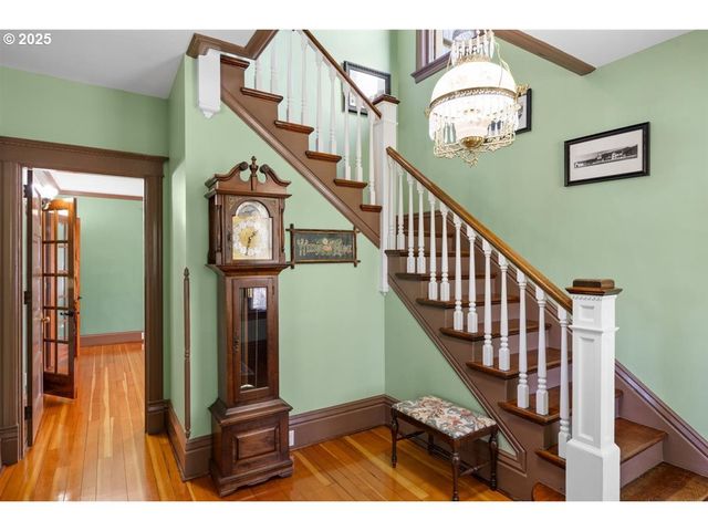 221 MAIN St, Riddle, OR 97469