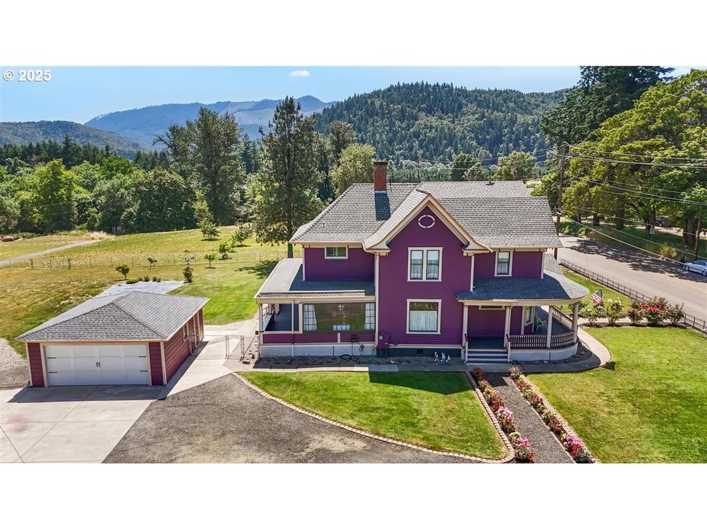 221 MAIN St, Riddle, OR 97469