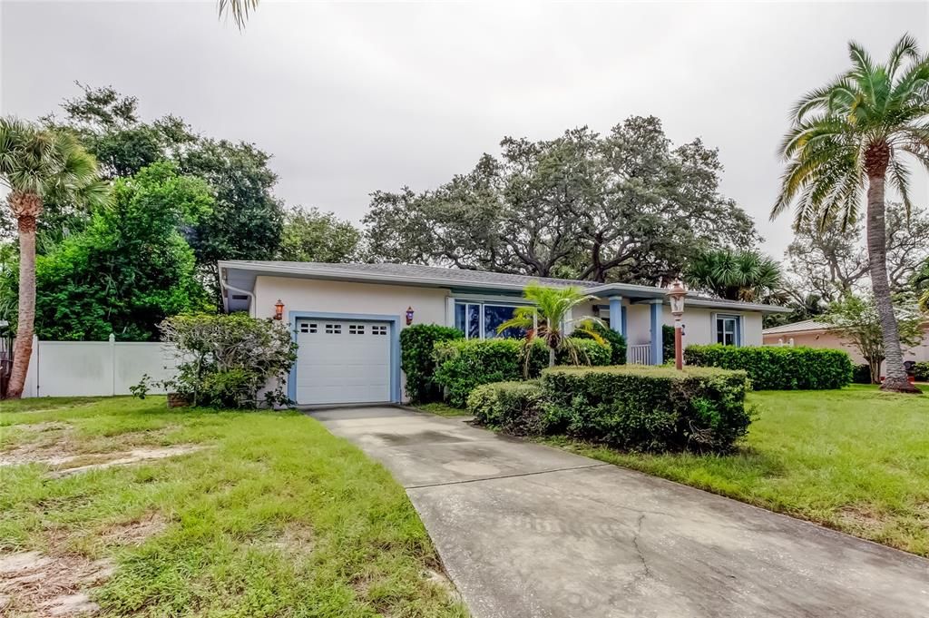 105 HARBOR VIEW LANE, Belleair Bluffs, FL 33770