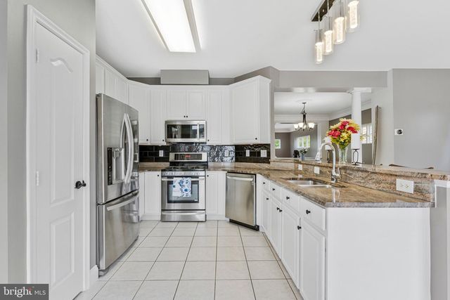 16461 KENNEWEG CT, Woodbridge, VA 22191
