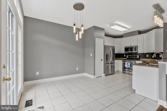 16461 KENNEWEG CT, Woodbridge, VA 22191