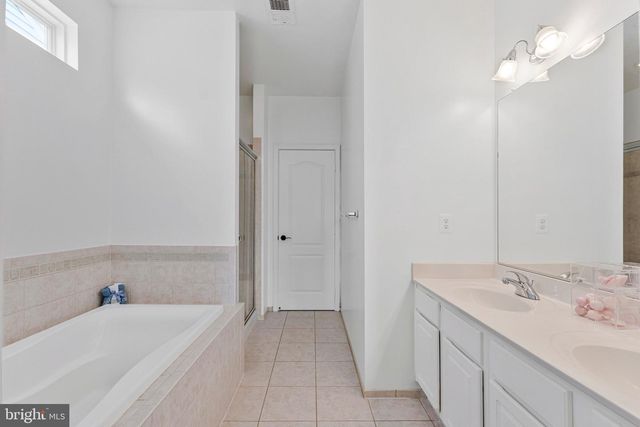 16461 KENNEWEG CT, Woodbridge, VA 22191
