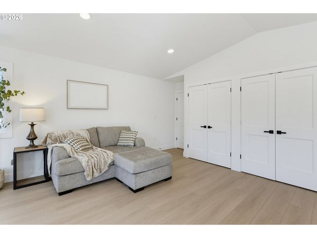 2116 E 39TH St, Vancouver, WA 98663