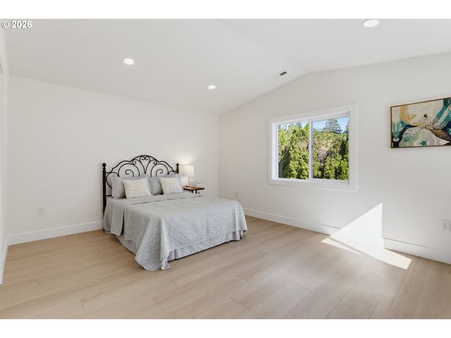 2116 E 39TH St, Vancouver, WA 98663