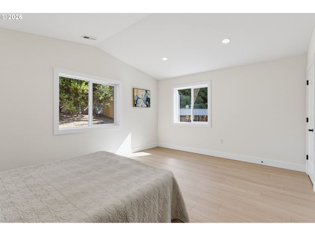 2116 E 39TH St, Vancouver, WA 98663