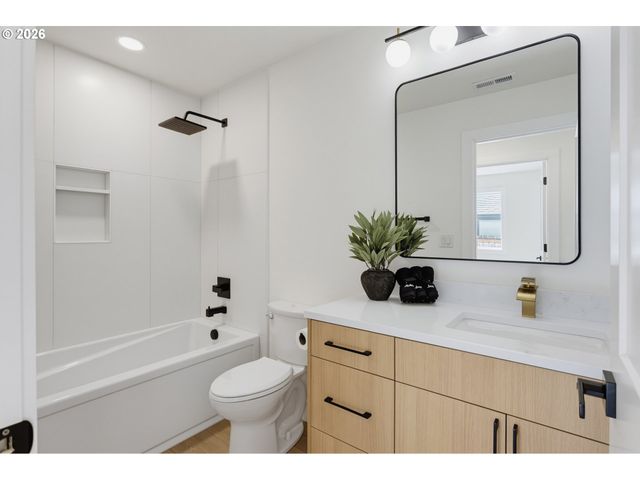 2116 E 39TH St, Vancouver, WA 98663