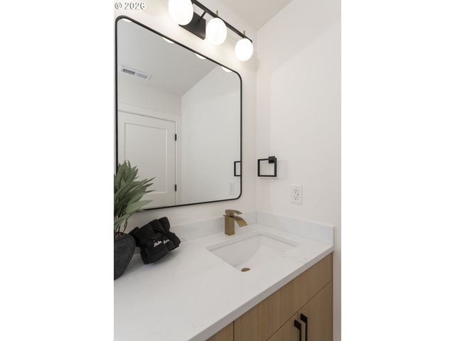 2116 E 39TH St, Vancouver, WA 98663