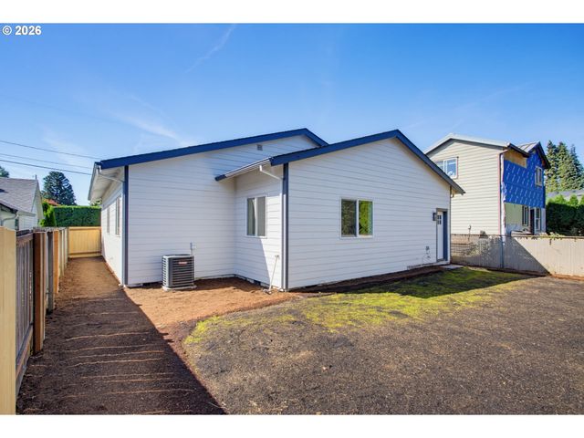 2116 E 39TH St, Vancouver, WA 98663