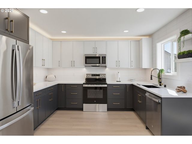 2116 E 39TH St, Vancouver, WA 98663