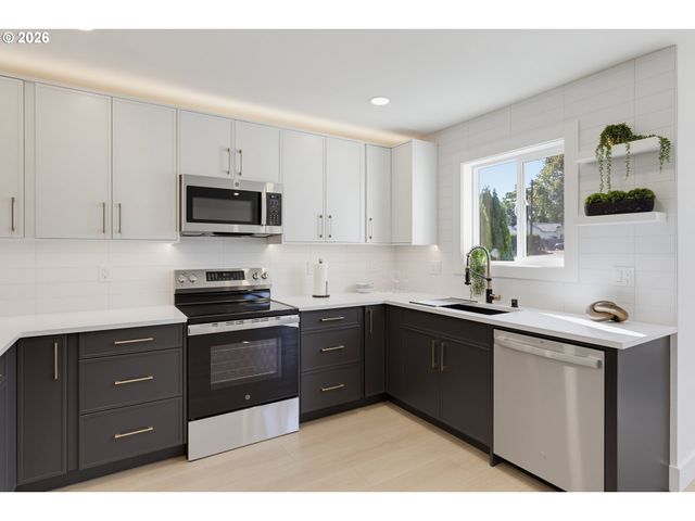 2116 E 39TH St, Vancouver, WA 98663