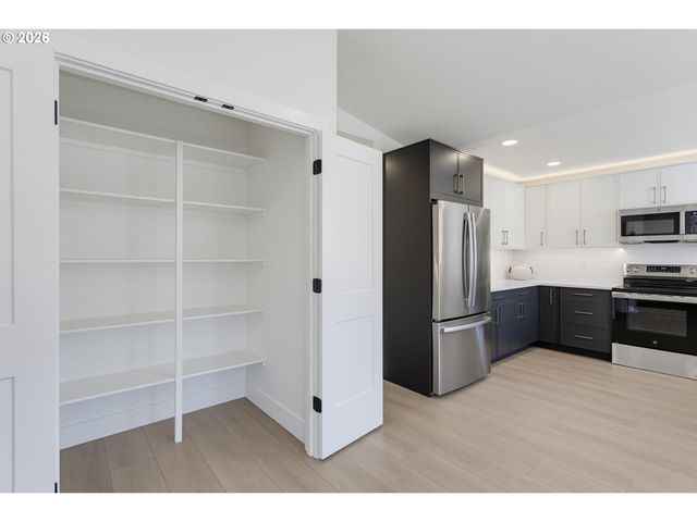 2116 E 39TH St, Vancouver, WA 98663