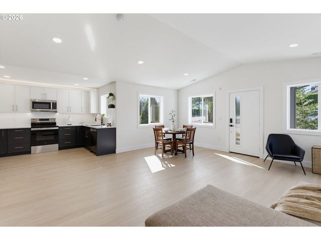 2116 E 39TH St, Vancouver, WA 98663