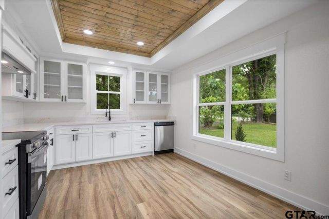 11936 Sycamore St, Tyler, TX 75704