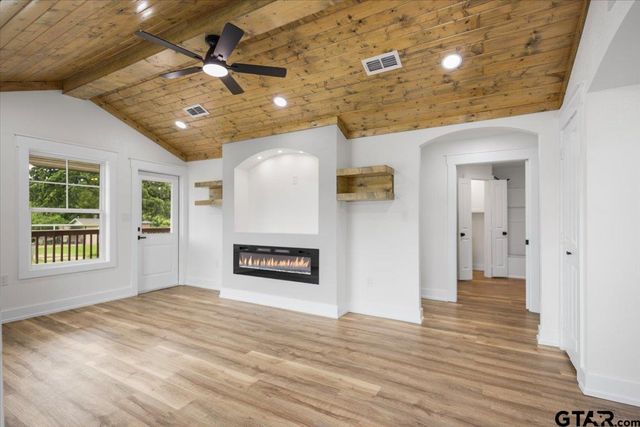 11936 Sycamore St, Tyler, TX 75704