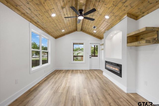 11936 Sycamore St, Tyler, TX 75704