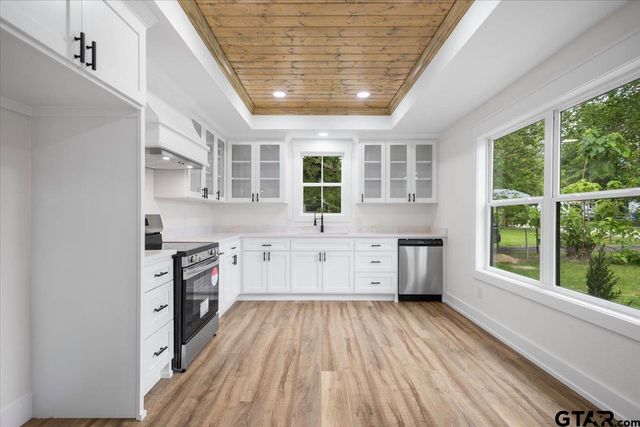 11936 Sycamore St, Tyler, TX 75704