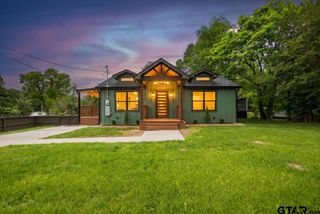 11936 Sycamore St, Tyler, TX 75704