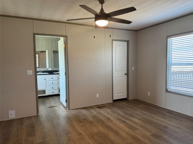 1800 Oak Grove Road E 299, Burleson, TX 76028