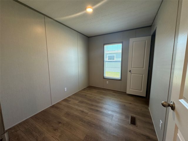 1800 Oak Grove Road E 299, Burleson, TX 76028