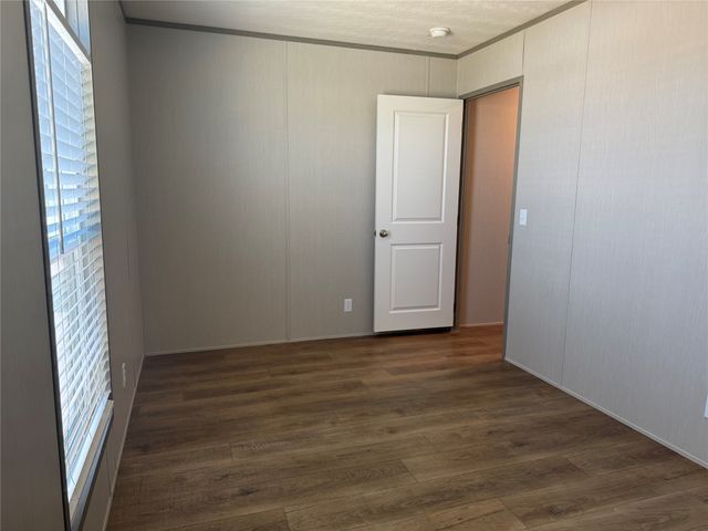1800 Oak Grove Road E 299, Burleson, TX 76028