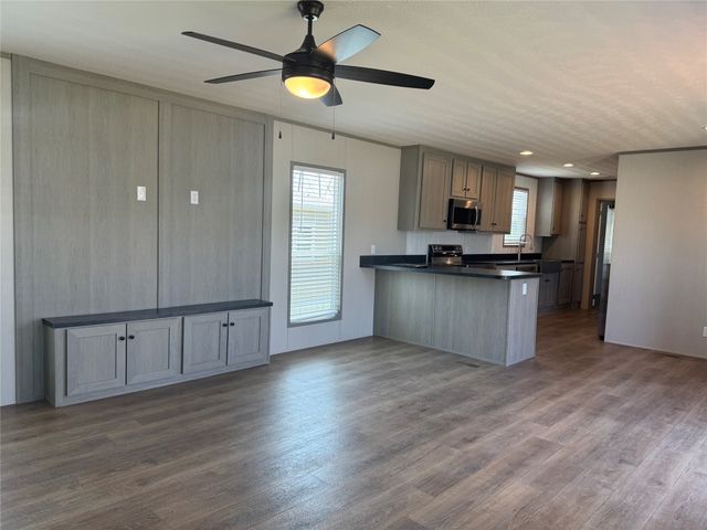 1800 Oak Grove Road E 299, Burleson, TX 76028
