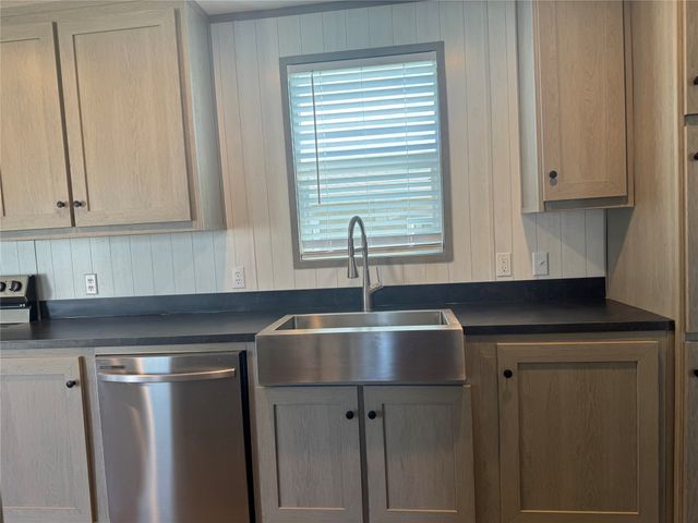 1800 Oak Grove Road E 299, Burleson, TX 76028