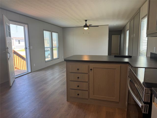 1800 Oak Grove Road E 299, Burleson, TX 76028