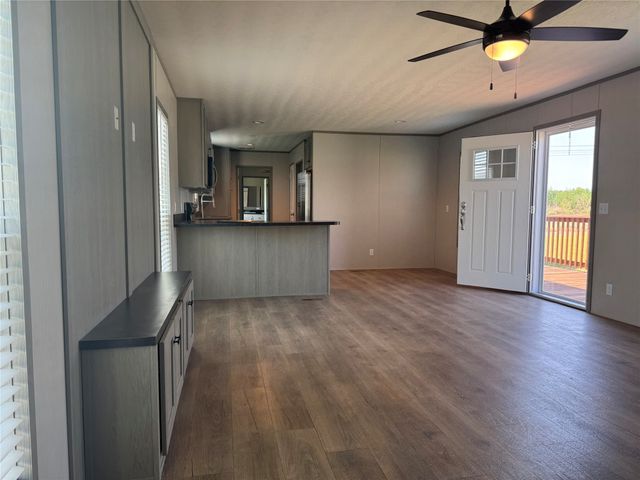 1800 Oak Grove Road E 299, Burleson, TX 76028