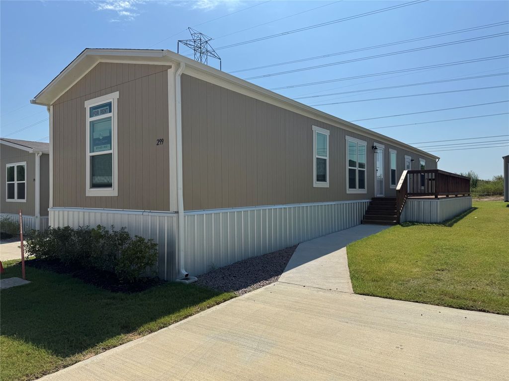 1800 Oak Grove Road E 299, Burleson, TX 76028
