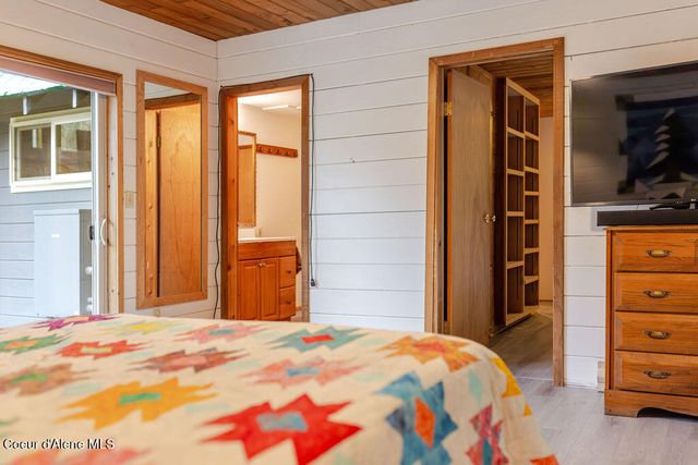 900 Trestle Creek RD, Hope, ID 83836