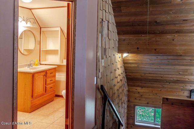 900 Trestle Creek RD, Hope, ID 83836