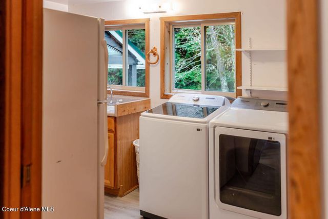 900 Trestle Creek RD, Hope, ID 83836