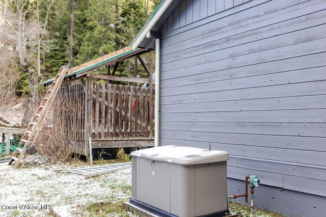 900 Trestle Creek RD, Hope, ID 83836